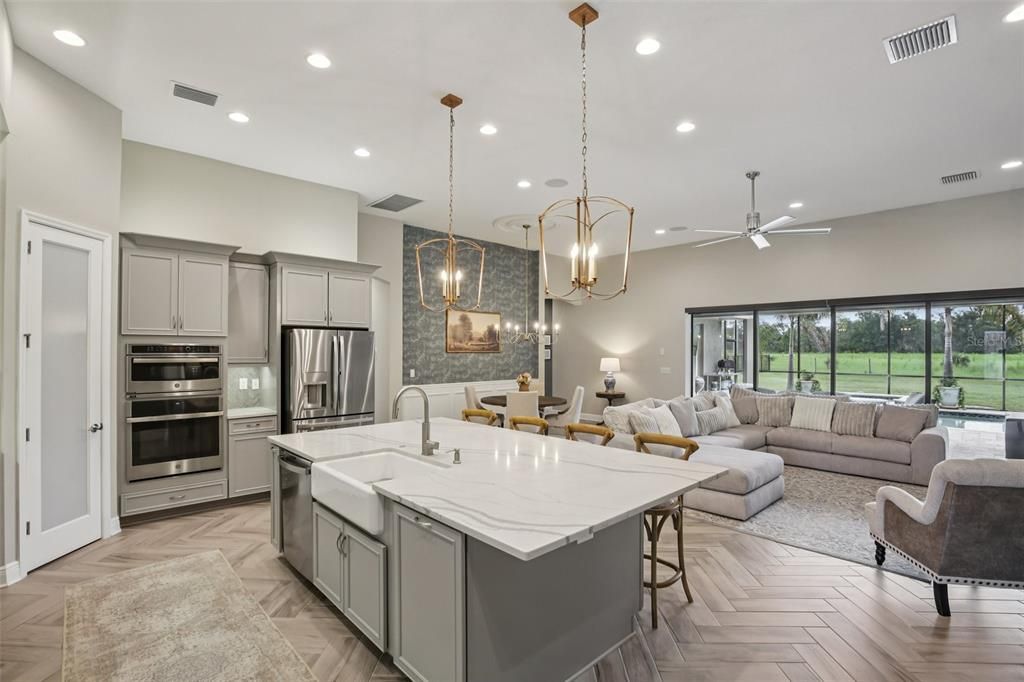 En Venta: $859,000 (4 camas, 3 baños, 3188 Pies cuadrados)