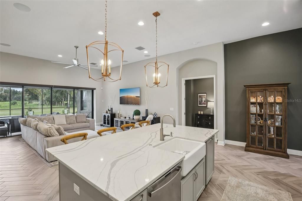 En Venta: $859,000 (4 camas, 3 baños, 3188 Pies cuadrados)