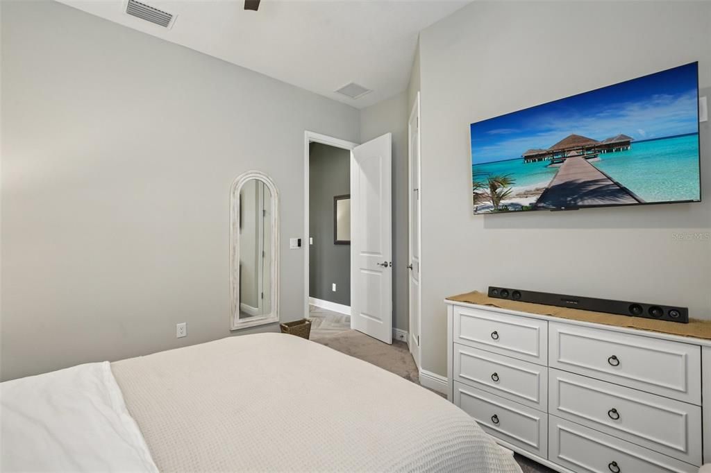 En Venta: $859,000 (4 camas, 3 baños, 3188 Pies cuadrados)