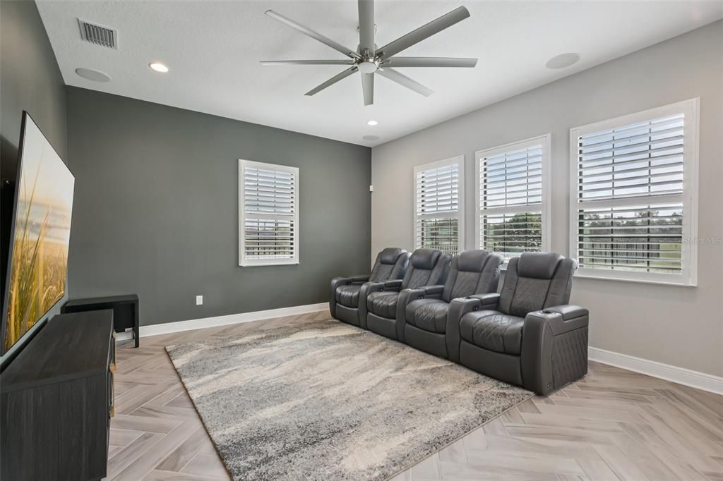 En Venta: $859,000 (4 camas, 3 baños, 3188 Pies cuadrados)