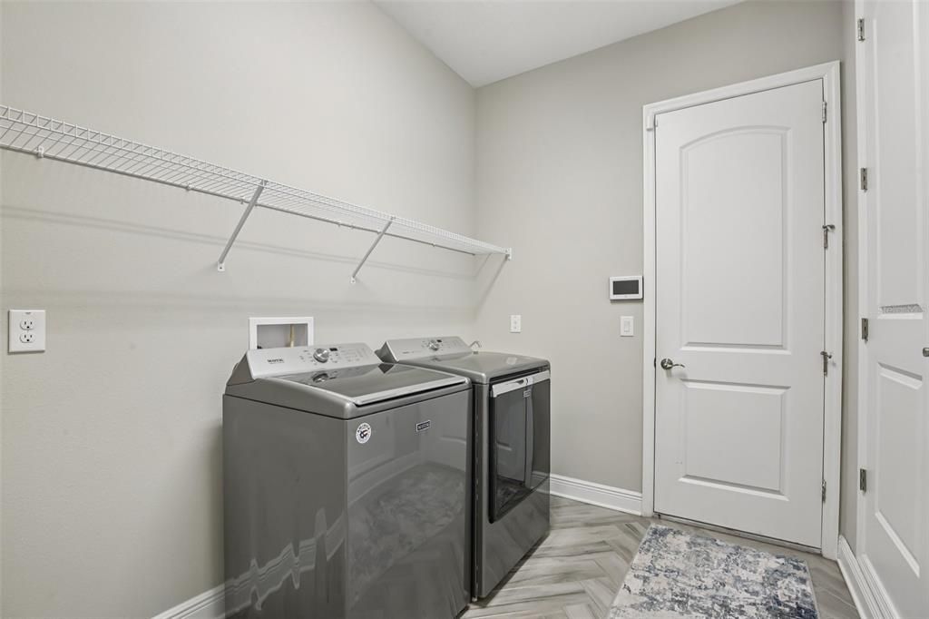 En Venta: $859,000 (4 camas, 3 baños, 3188 Pies cuadrados)