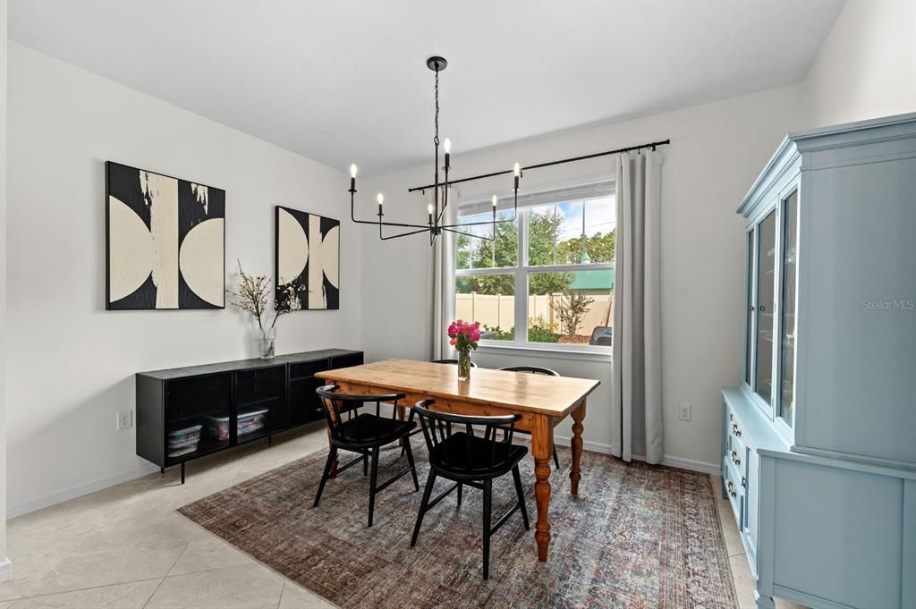 待售: $468,999 (5 贝兹, 3 浴室, 2615 平方英尺)