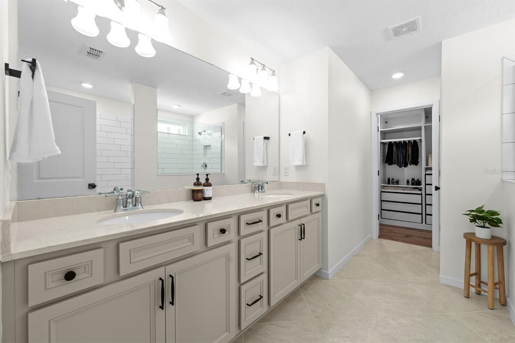 待售: $468,999 (5 贝兹, 3 浴室, 2615 平方英尺)