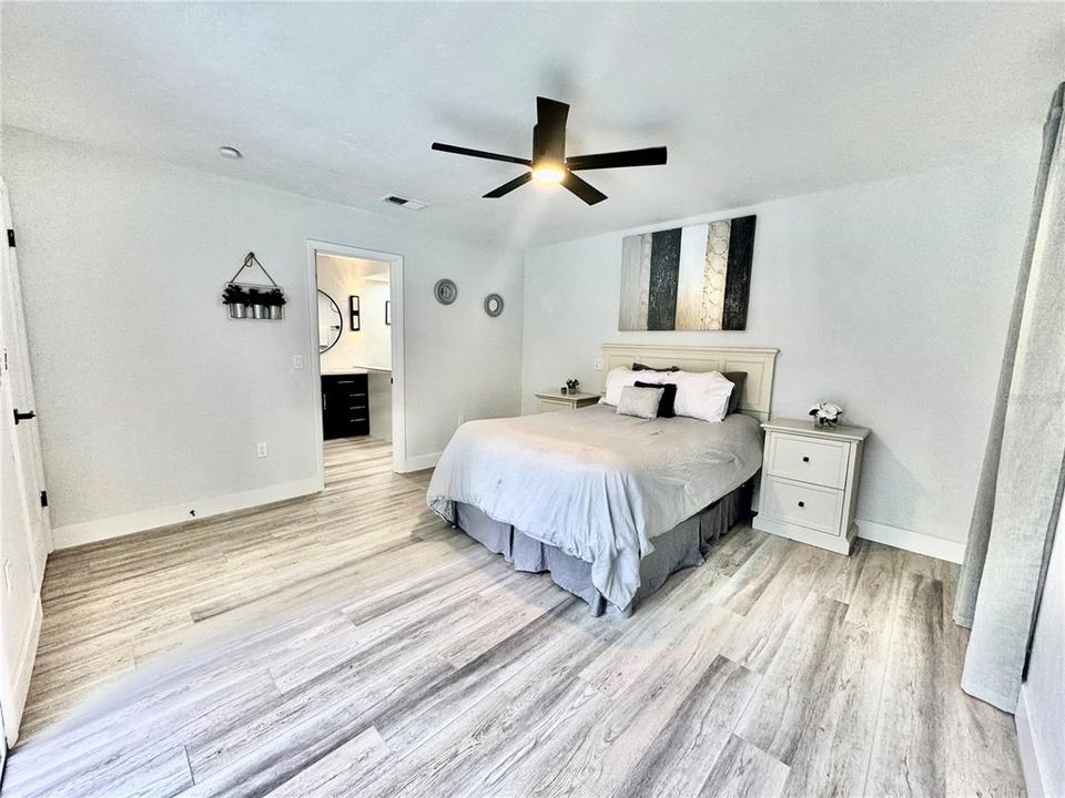 En Venta: $399,000 (3 camas, 2 baños, 1428 Pies cuadrados)