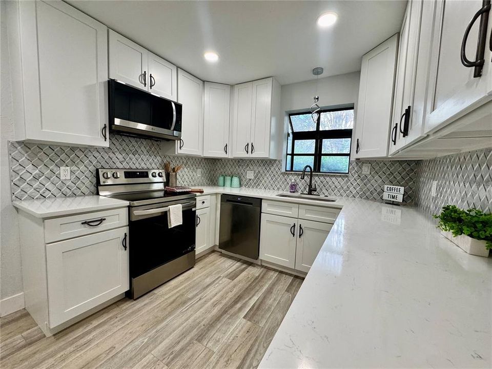 En Venta: $399,000 (3 camas, 2 baños, 1428 Pies cuadrados)