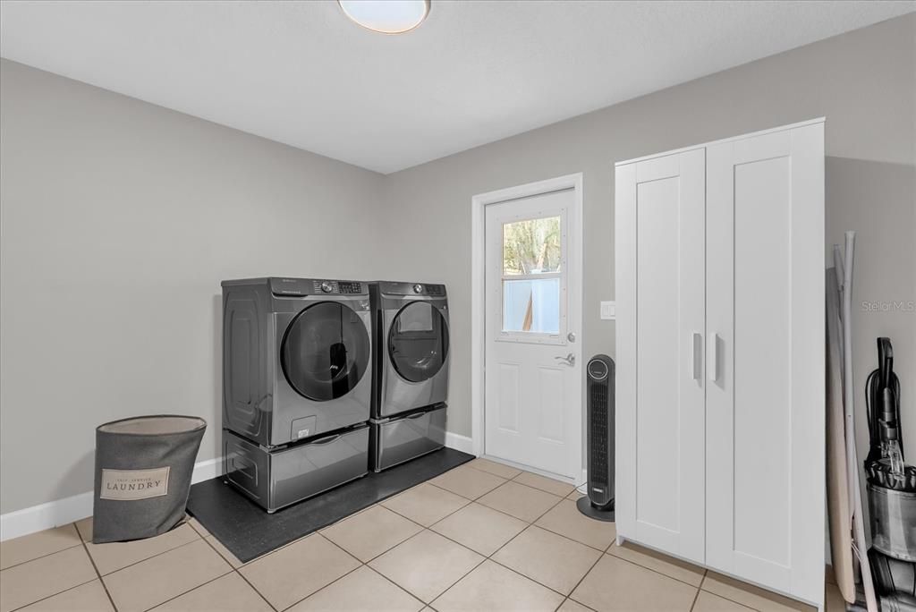 For Sale: $459,999 (3 beds, 2 baths, 1654 Square Feet)