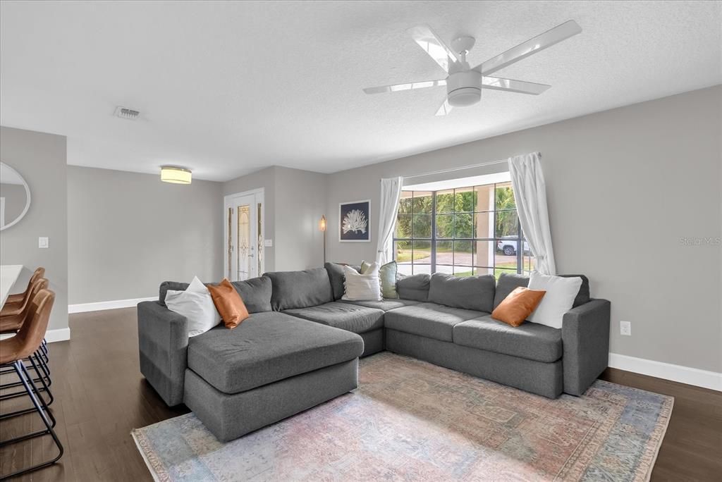 For Sale: $459,999 (3 beds, 2 baths, 1654 Square Feet)