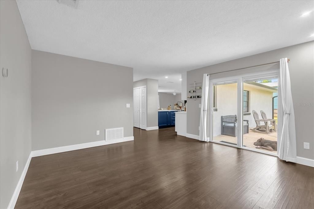 For Sale: $459,999 (3 beds, 2 baths, 1654 Square Feet)