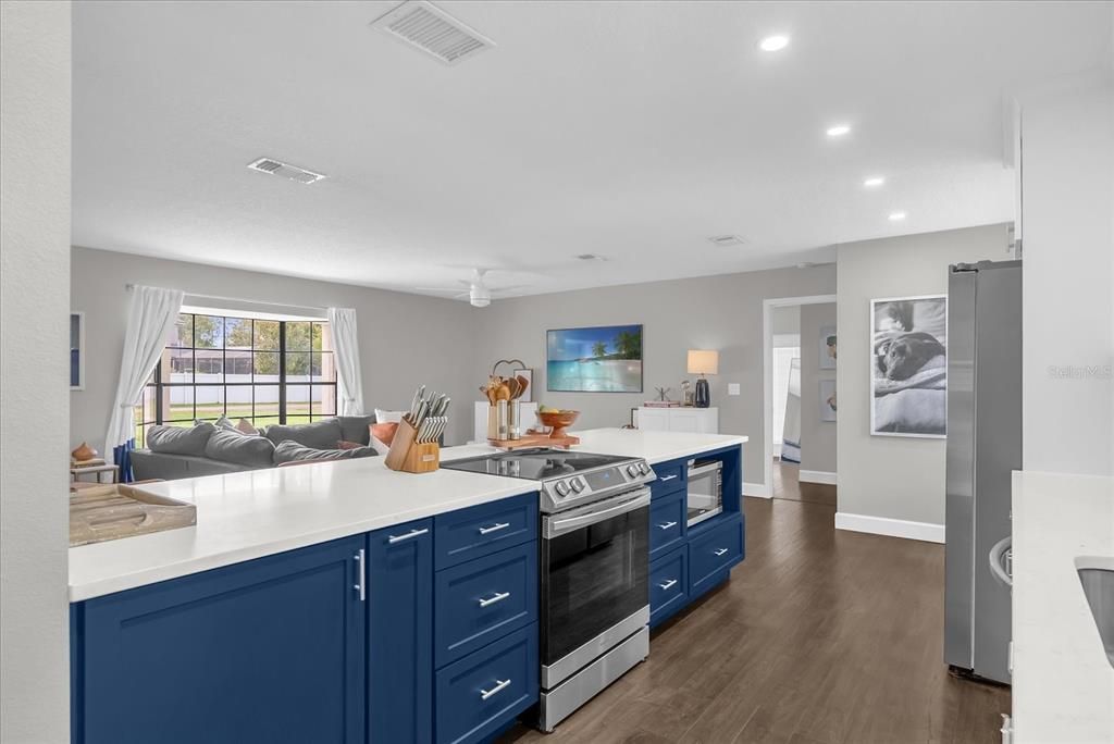 For Sale: $459,999 (3 beds, 2 baths, 1654 Square Feet)