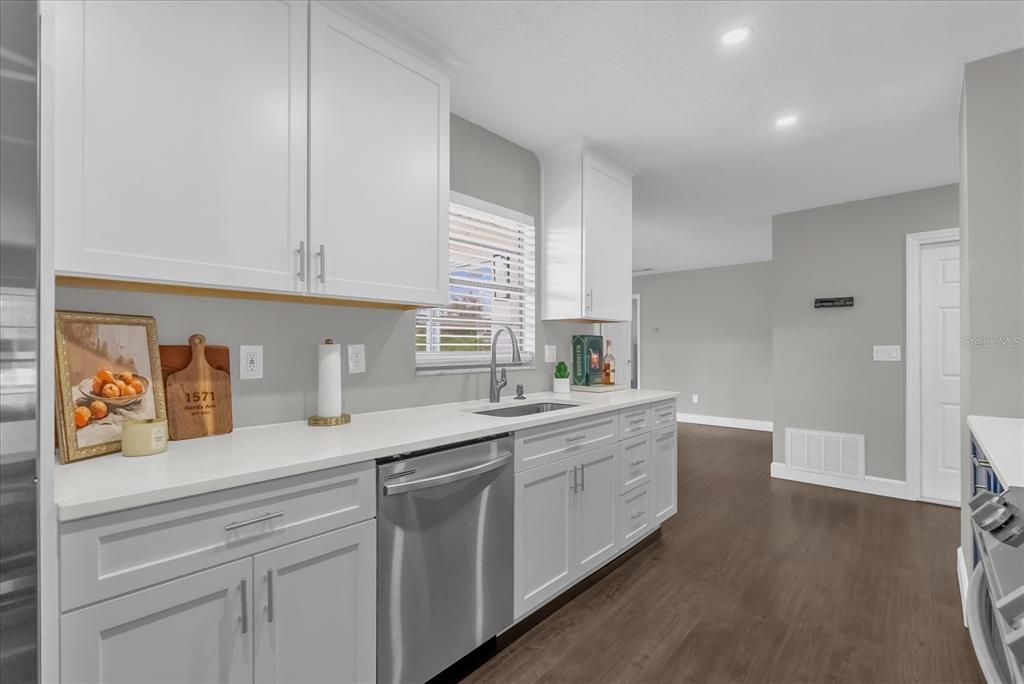 For Sale: $459,999 (3 beds, 2 baths, 1654 Square Feet)