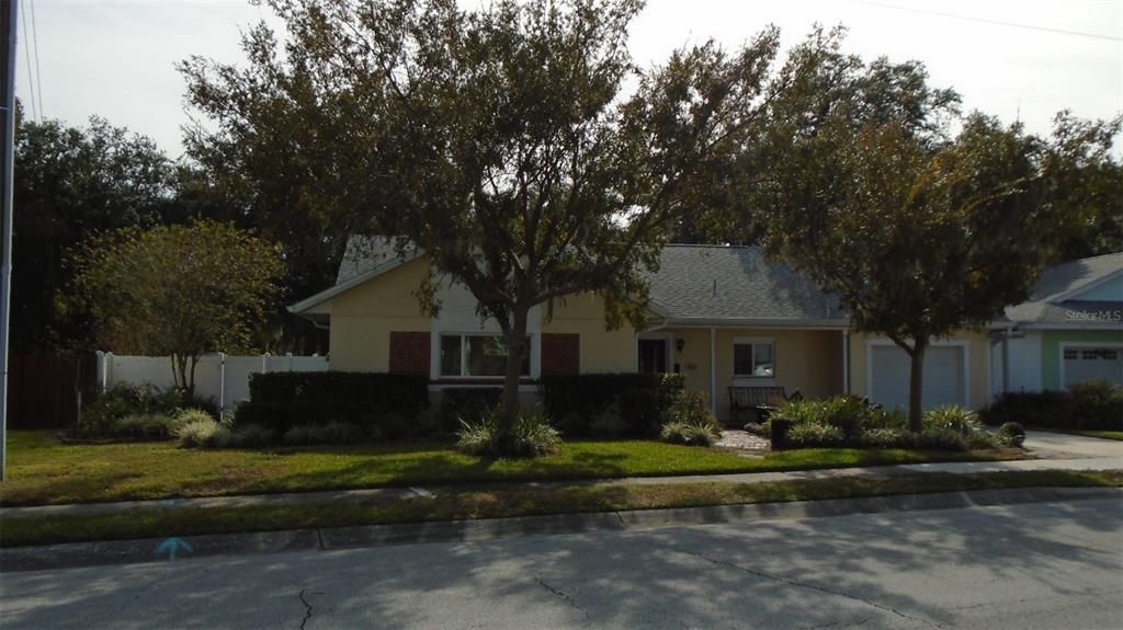 For Rent: $2,095 (4 beds, 2 baths, 1433 Square Feet)