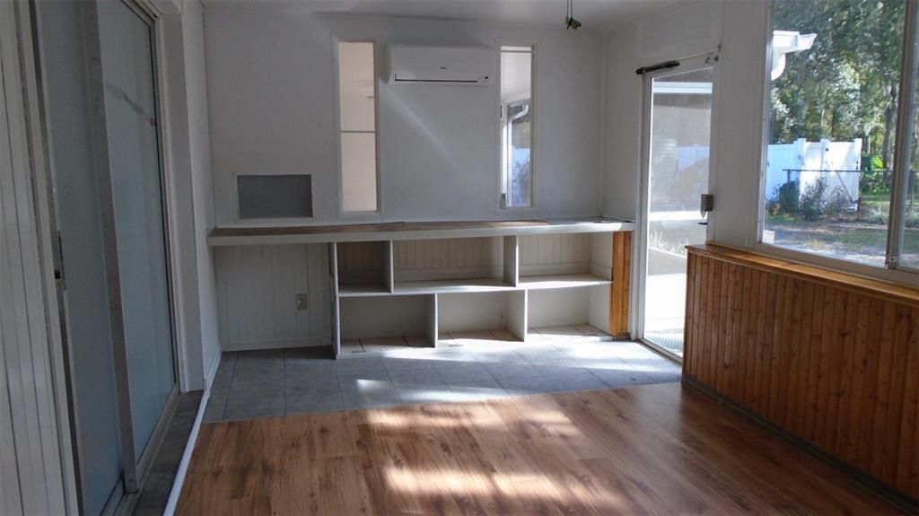 For Rent: $2,095 (4 beds, 2 baths, 1433 Square Feet)