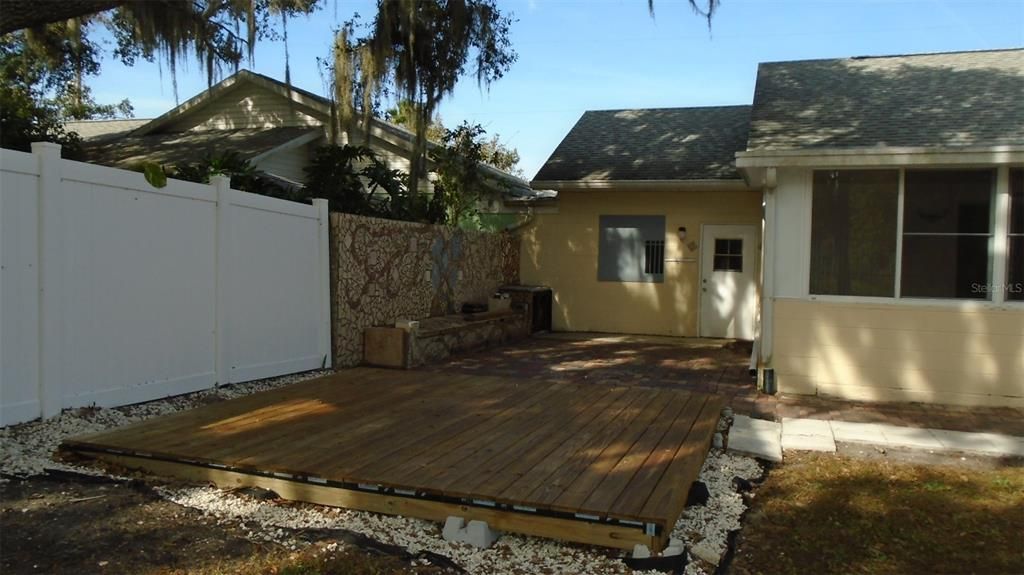 For Rent: $2,095 (4 beds, 2 baths, 1433 Square Feet)