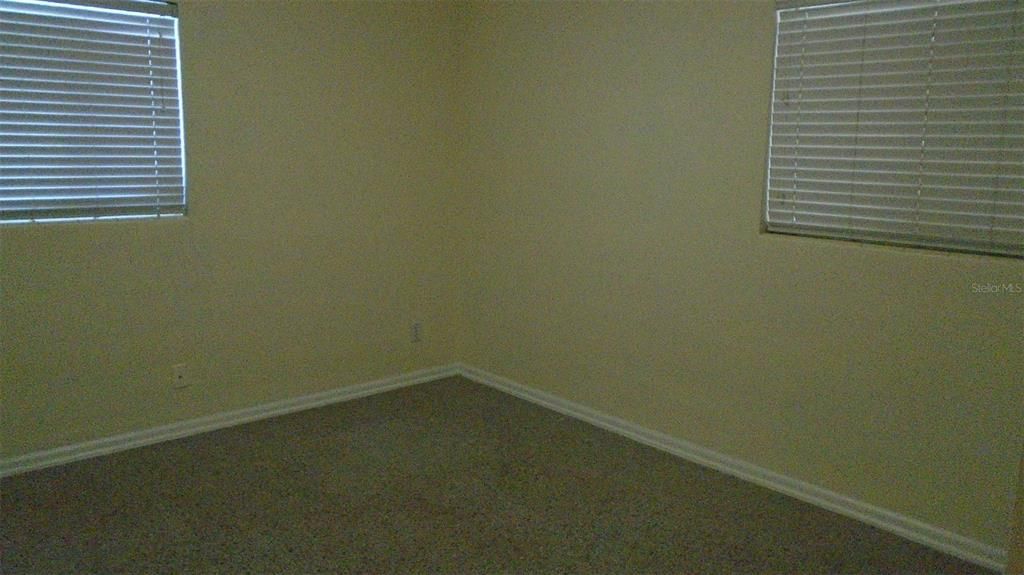 For Rent: $2,095 (4 beds, 2 baths, 1433 Square Feet)