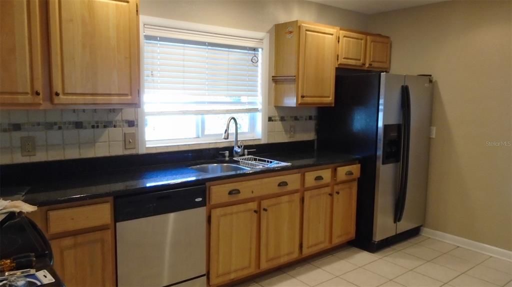 For Rent: $2,095 (4 beds, 2 baths, 1433 Square Feet)