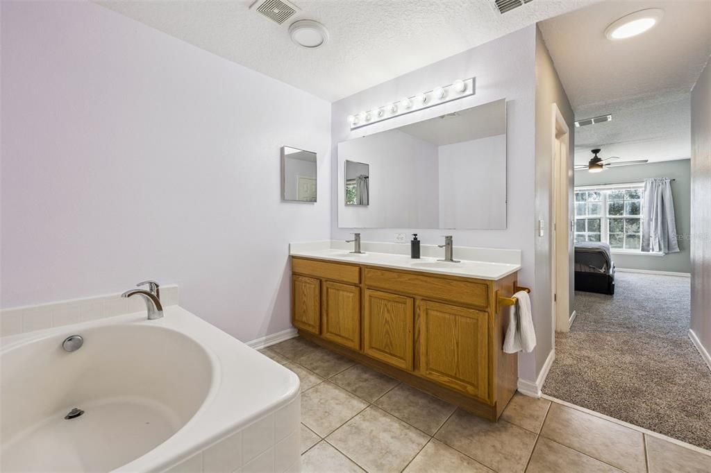 Active With Contract: $329,000 (4 beds, 2 baths, 2432 Square Feet)
