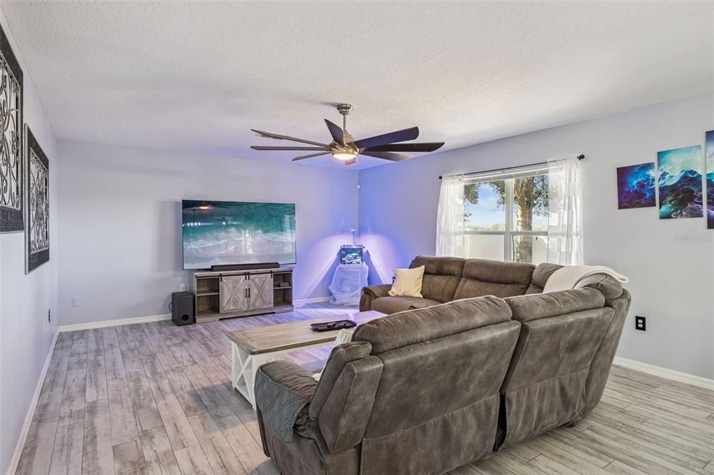 Active With Contract: $329,000 (4 beds, 2 baths, 2432 Square Feet)