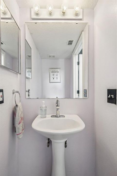 Active With Contract: $329,000 (4 beds, 2 baths, 2432 Square Feet)