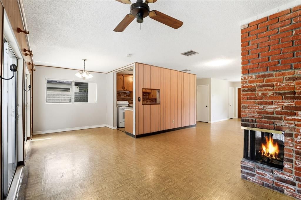 For Rent: $2,500 (3 beds, 1 baths, 1351 Square Feet)