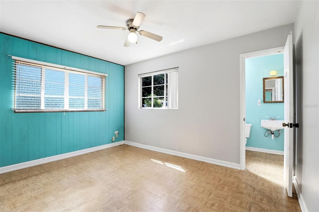 For Rent: $2,500 (3 beds, 1 baths, 1351 Square Feet)