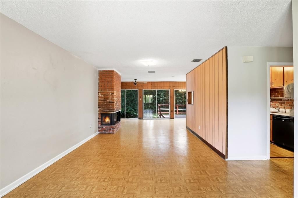 For Rent: $2,500 (3 beds, 1 baths, 1351 Square Feet)