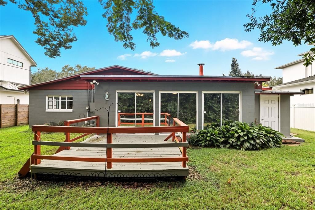 For Rent: $2,500 (3 beds, 1 baths, 1351 Square Feet)