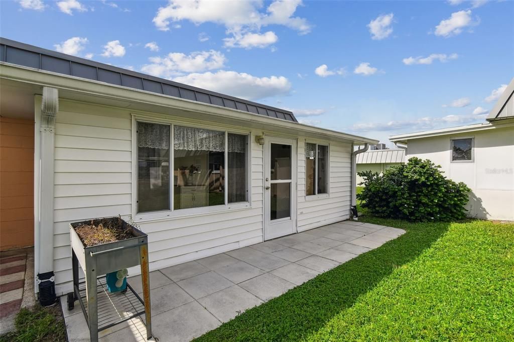 На продажу: $150,000 (2 спален, 2 ванн, 984 Квадратных фут)