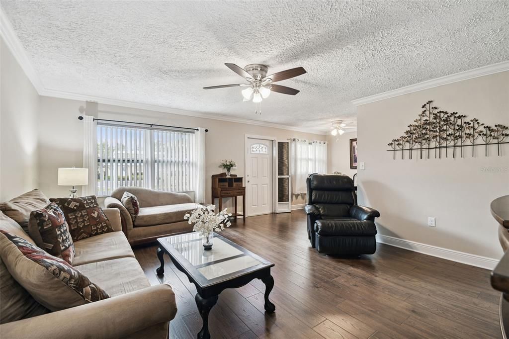 На продажу: $150,000 (2 спален, 2 ванн, 984 Квадратных фут)