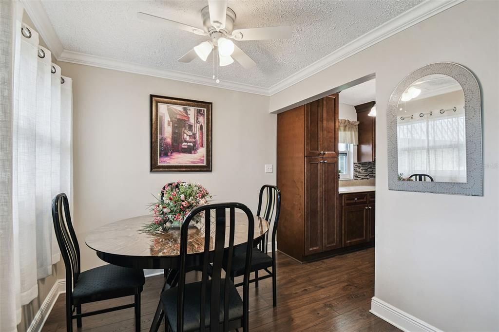 На продажу: $150,000 (2 спален, 2 ванн, 984 Квадратных фут)