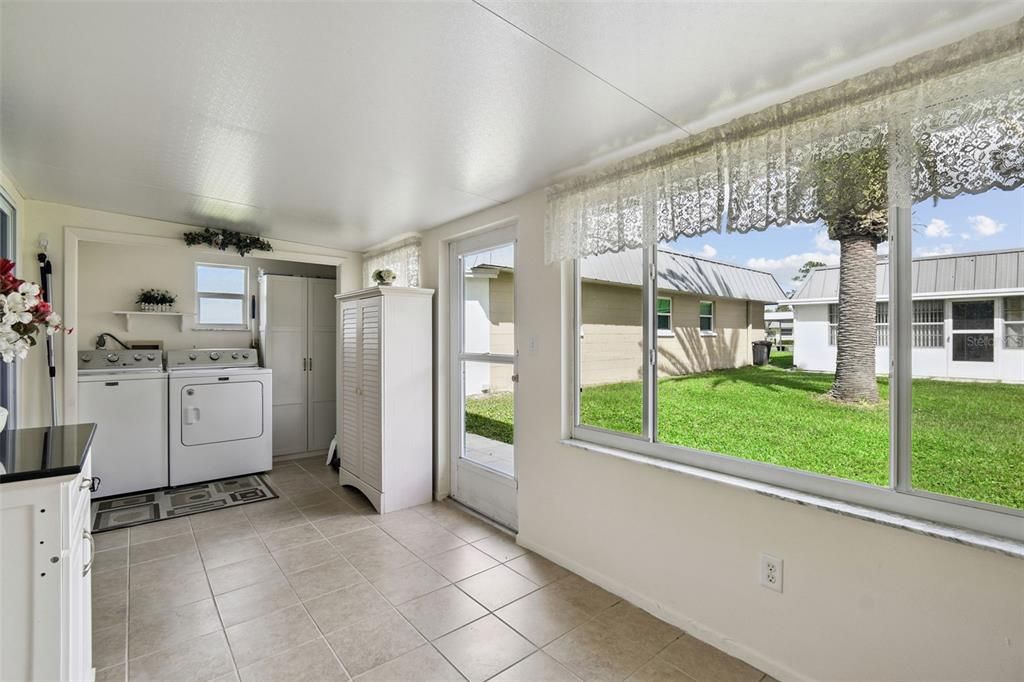 На продажу: $150,000 (2 спален, 2 ванн, 984 Квадратных фут)