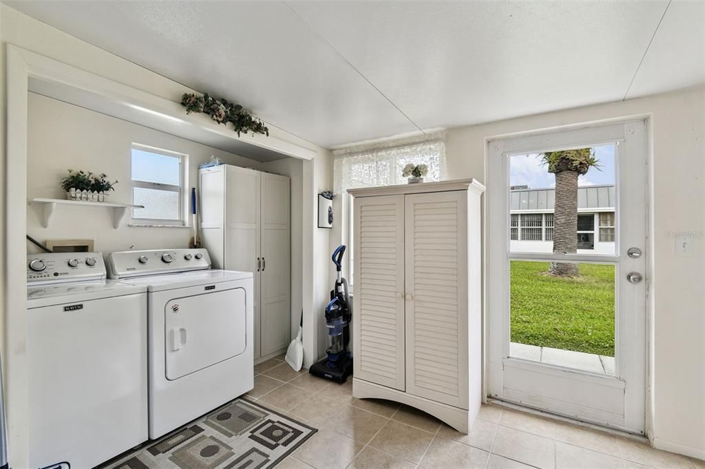 На продажу: $150,000 (2 спален, 2 ванн, 984 Квадратных фут)