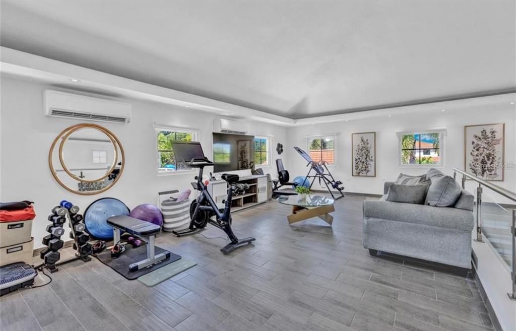 For Sale: $2,595,000 (4 beds, 5 baths, 4028 Square Feet)