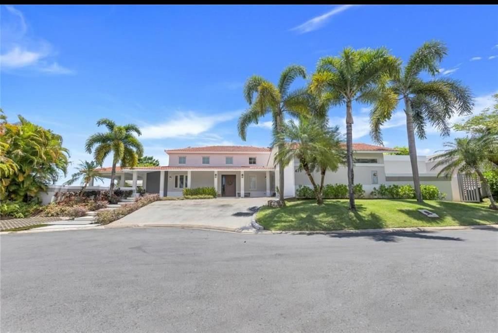 For Sale: $2,595,000 (4 beds, 5 baths, 4028 Square Feet)