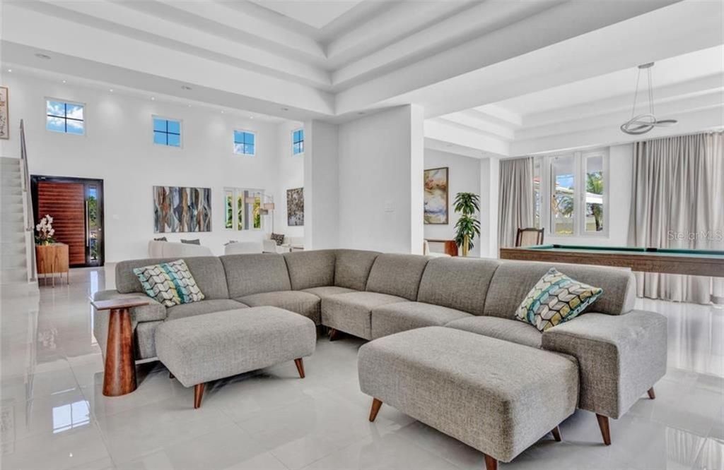 For Sale: $2,595,000 (4 beds, 5 baths, 4028 Square Feet)