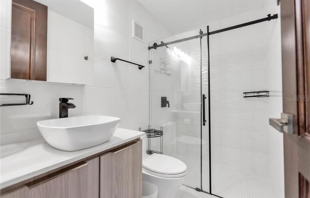 For Sale: $2,595,000 (4 beds, 5 baths, 4028 Square Feet)