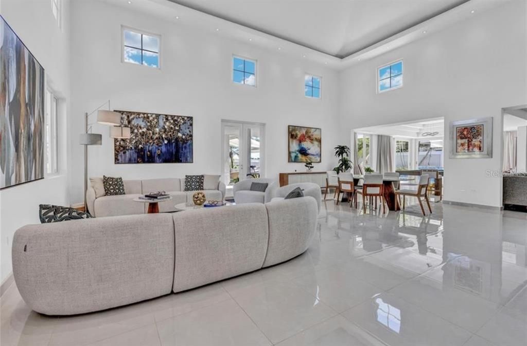 For Sale: $2,595,000 (4 beds, 5 baths, 4028 Square Feet)