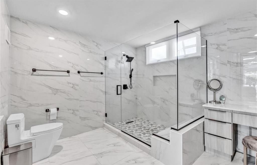 For Sale: $2,595,000 (4 beds, 5 baths, 4028 Square Feet)