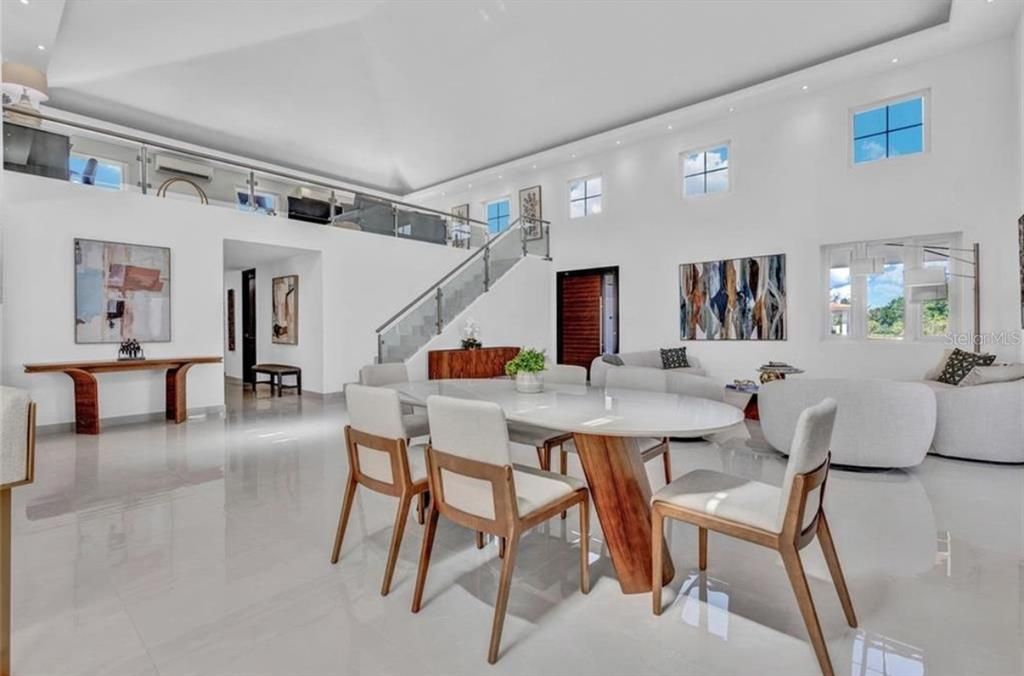 For Sale: $2,595,000 (4 beds, 5 baths, 4028 Square Feet)