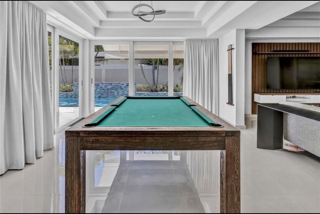 For Sale: $2,595,000 (4 beds, 5 baths, 4028 Square Feet)