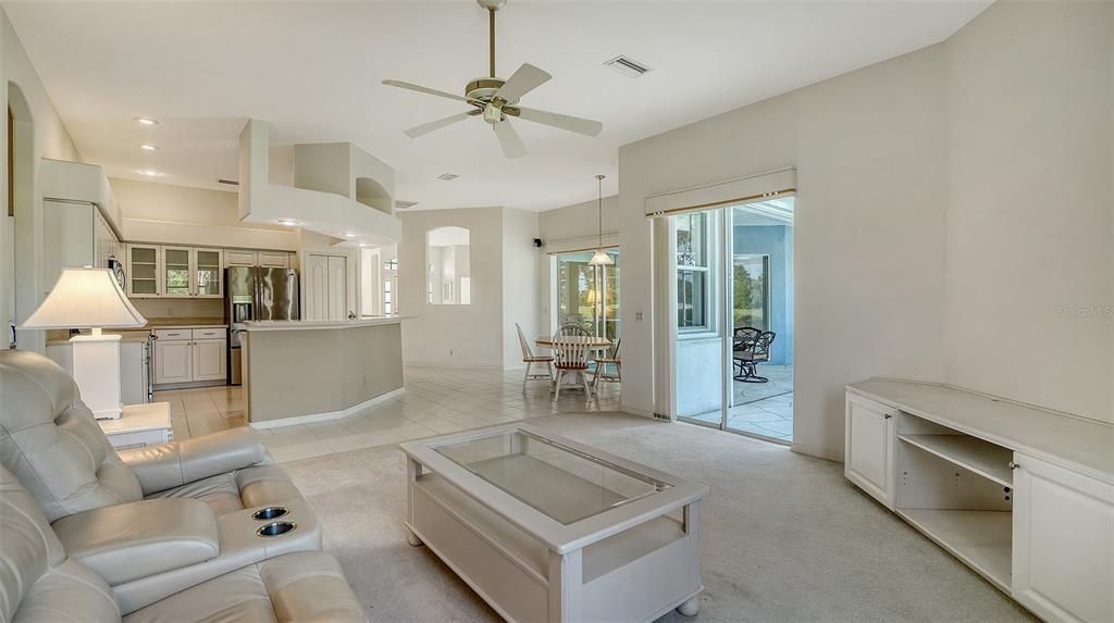 Под контрактом: $729,000 (3 спален, 2 ванн, 2345 Квадратных фут)