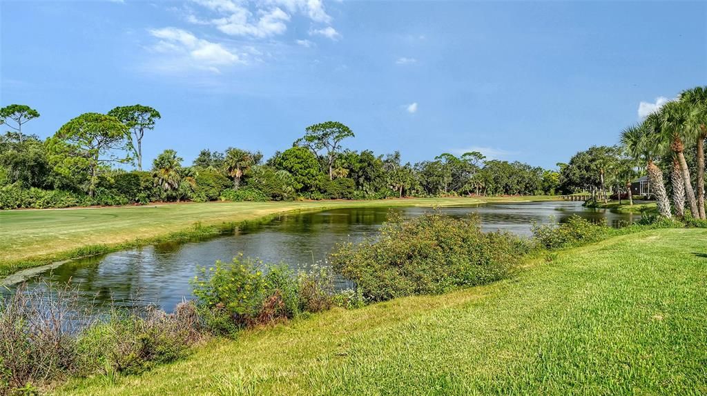 Под контрактом: $729,000 (3 спален, 2 ванн, 2345 Квадратных фут)