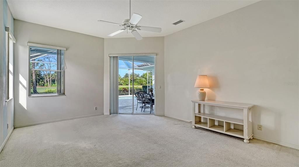 Под контрактом: $729,000 (3 спален, 2 ванн, 2345 Квадратных фут)