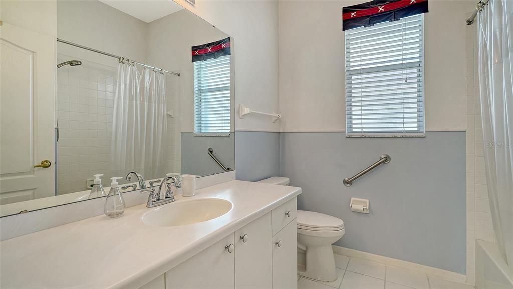 Под контрактом: $729,000 (3 спален, 2 ванн, 2345 Квадратных фут)