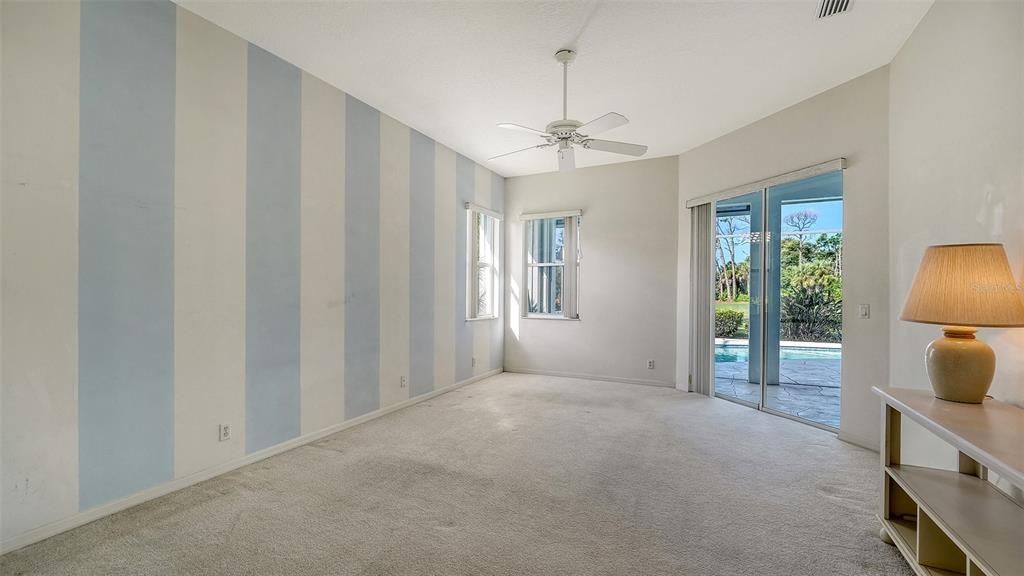 Под контрактом: $729,000 (3 спален, 2 ванн, 2345 Квадратных фут)