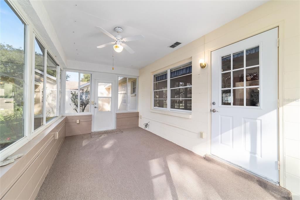 合同活跃: $144,900 (2 贝兹, 2 浴室, 1531 平方英尺)