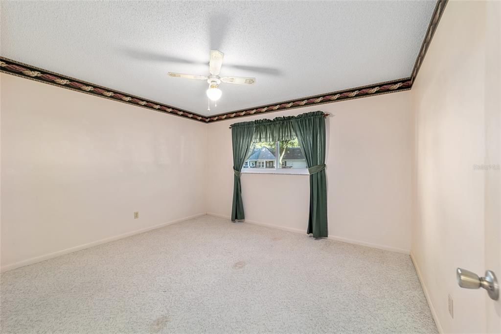 合同活跃: $144,900 (2 贝兹, 2 浴室, 1531 平方英尺)