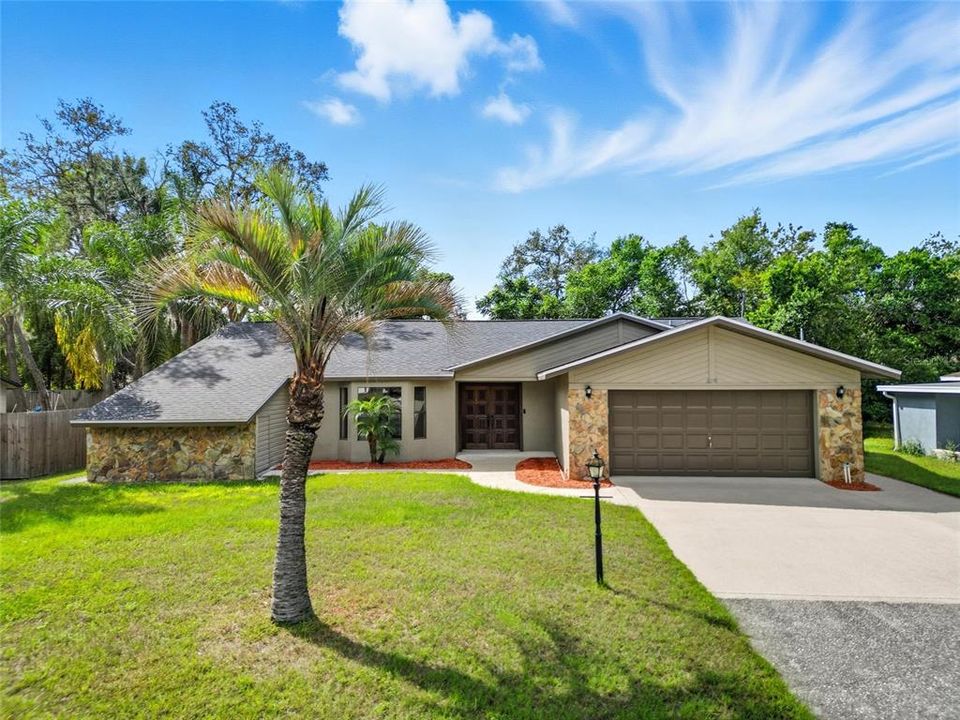 Vendido Recientemente: $355,900 (3 camas, 3 baños, 2035 Pies cuadrados)