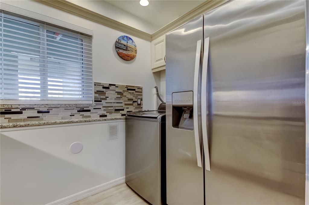 For Sale: $480,000 (2 beds, 2 baths, 1074 Square Feet)