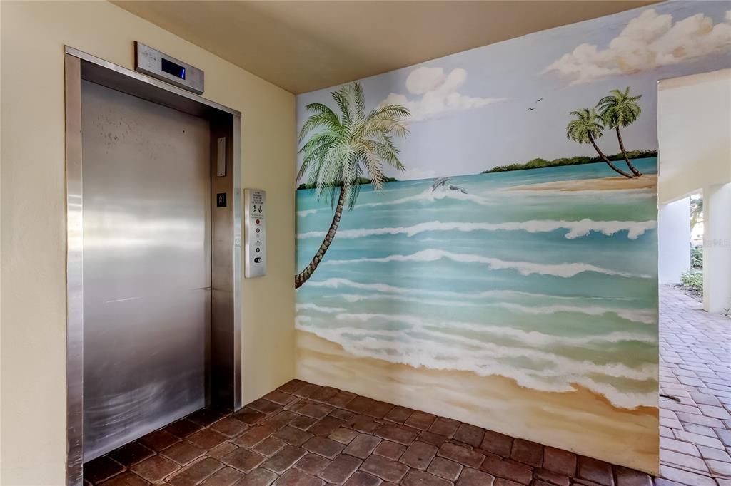 For Sale: $480,000 (2 beds, 2 baths, 1074 Square Feet)