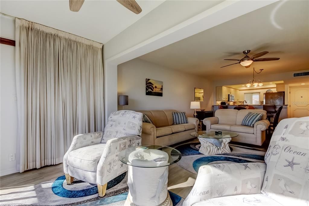 For Sale: $480,000 (2 beds, 2 baths, 1074 Square Feet)